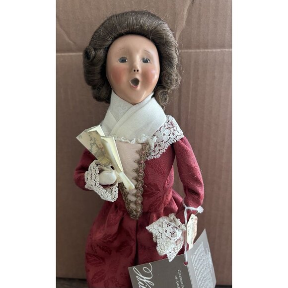 Byers Choice Retired 2005 Excl Williamsburg Grand Illuminations Woman with Fan - Picture 2 of 9